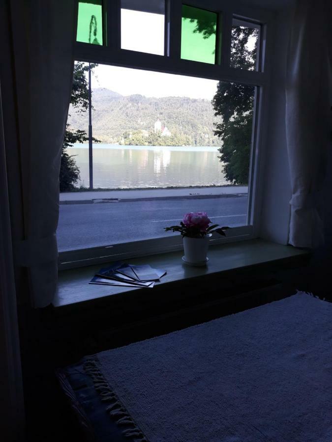 Pletna Lake View Apartment Bled Extérieur photo