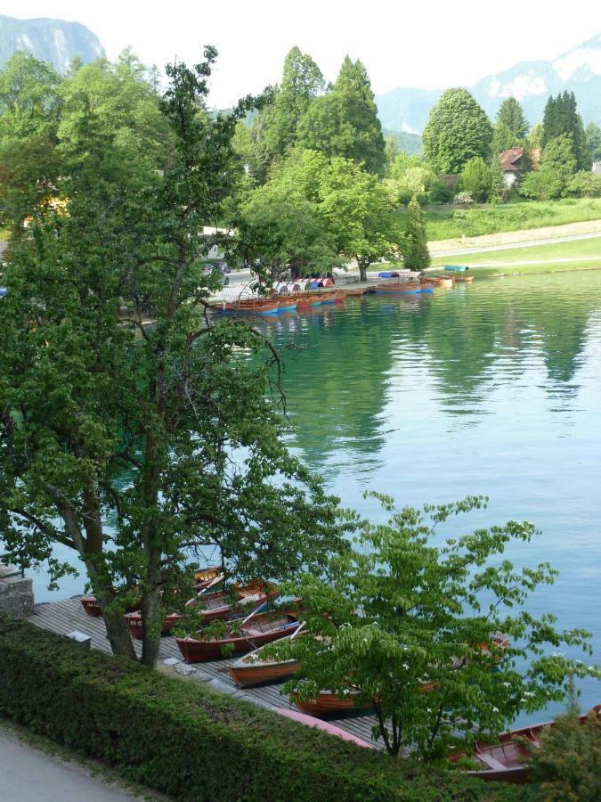 Pletna Lake View Apartment Bled Extérieur photo